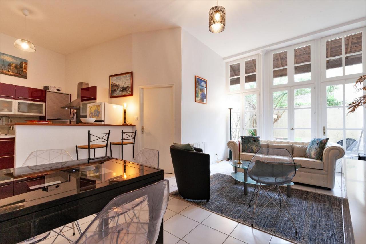 Le Patio - Hypercentre - Cour Au Calme - Wifi Apartment Vannes Exterior photo