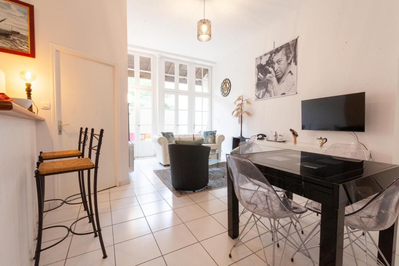 Le Patio - Hypercentre - Cour Au Calme - Wifi Apartment Vannes Exterior photo
